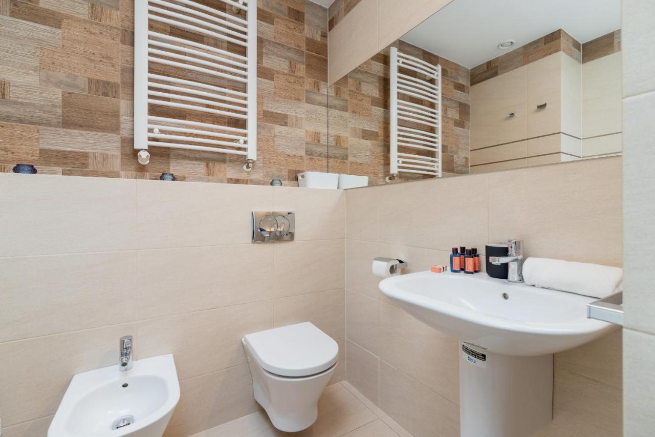 Politechnika Krakowska Apartment By Renters Prestige エクステリア 写真